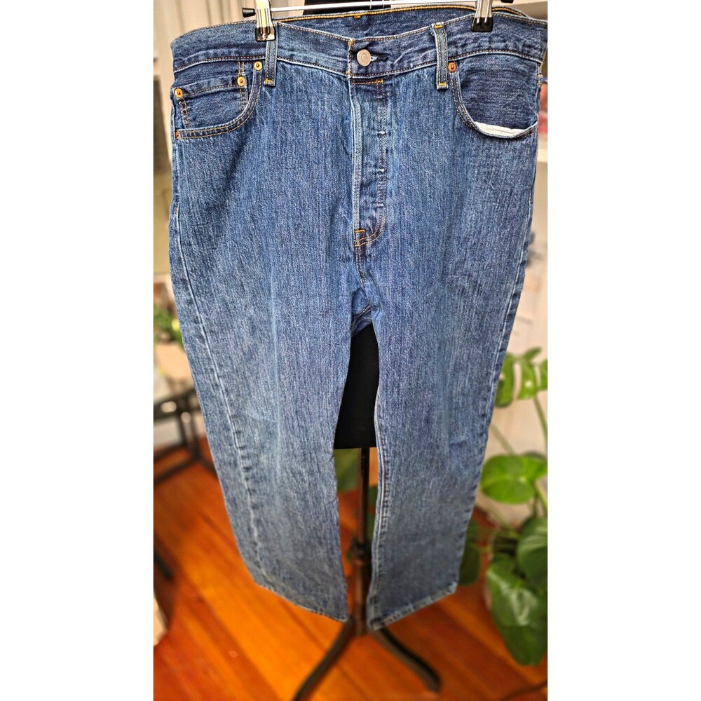 Levi’s Men’s Blue Medium Wash Denim Straight Leg Button Fly 5-Pocket Jeans